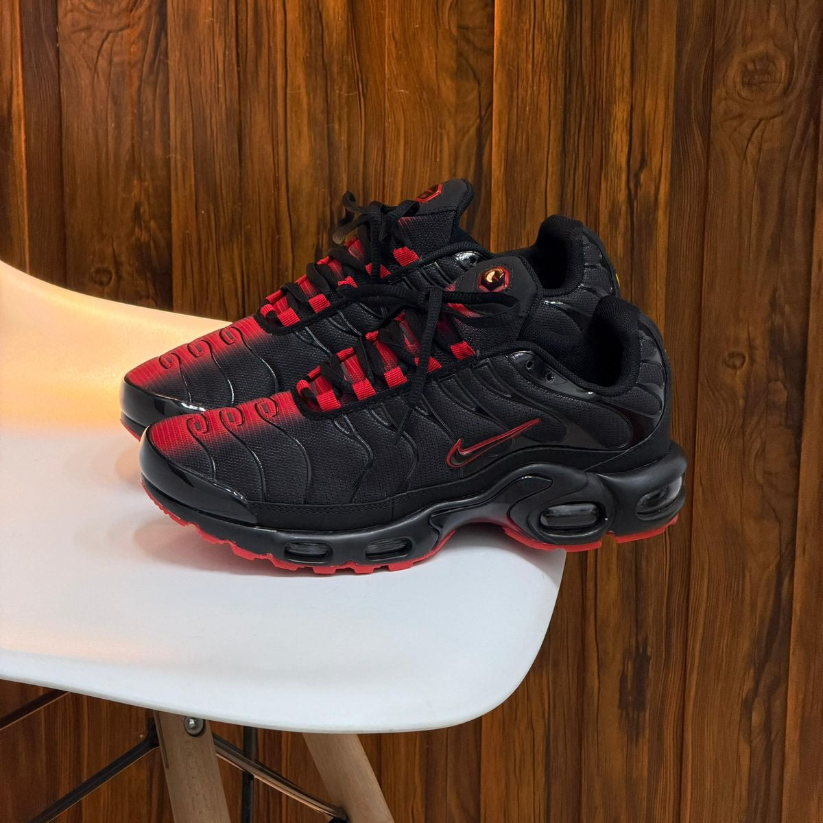 Nike TN Plus Black And Red